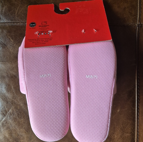 Hello Kitty Slides Slippers, size M6/7S - Picture 7 of 9